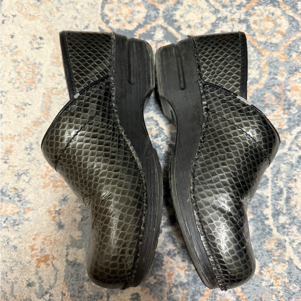 Dansko Professional Black Patterned Mules - image 4